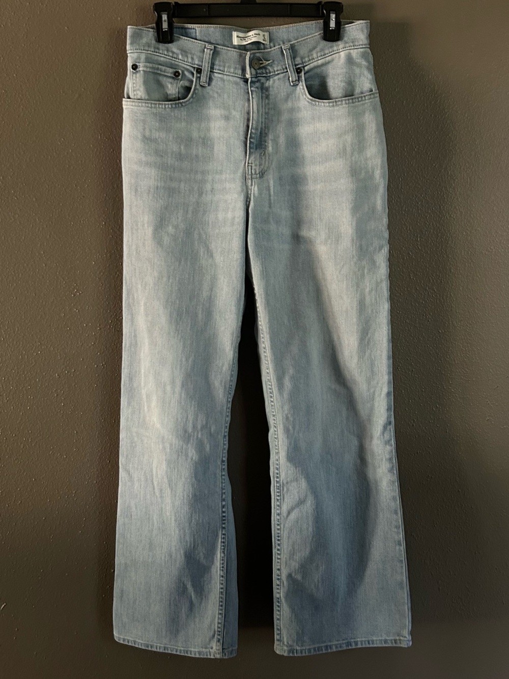 Abercrombie & Fitch The 90s Relaxed Jean High Rise Curve Love